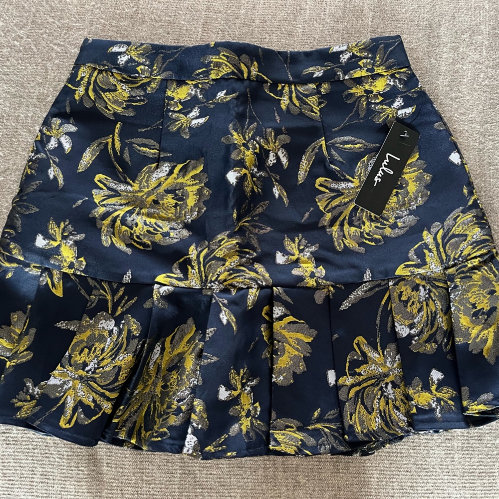 Pleated skirt